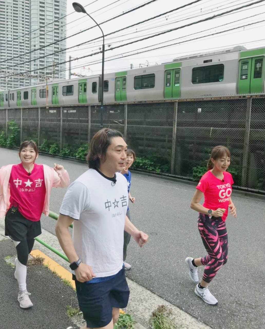 おはよう なかよし おはよう なかよし イシバシハザマの石橋尊久さん Ishibashitaka コメットパンチの大嶺ケイシロウさん Sfg7junjun も 飛び出し に出演してくれています T Co Mxymfa9joh そして鈴木莉紗さん Lisasuzuki0907