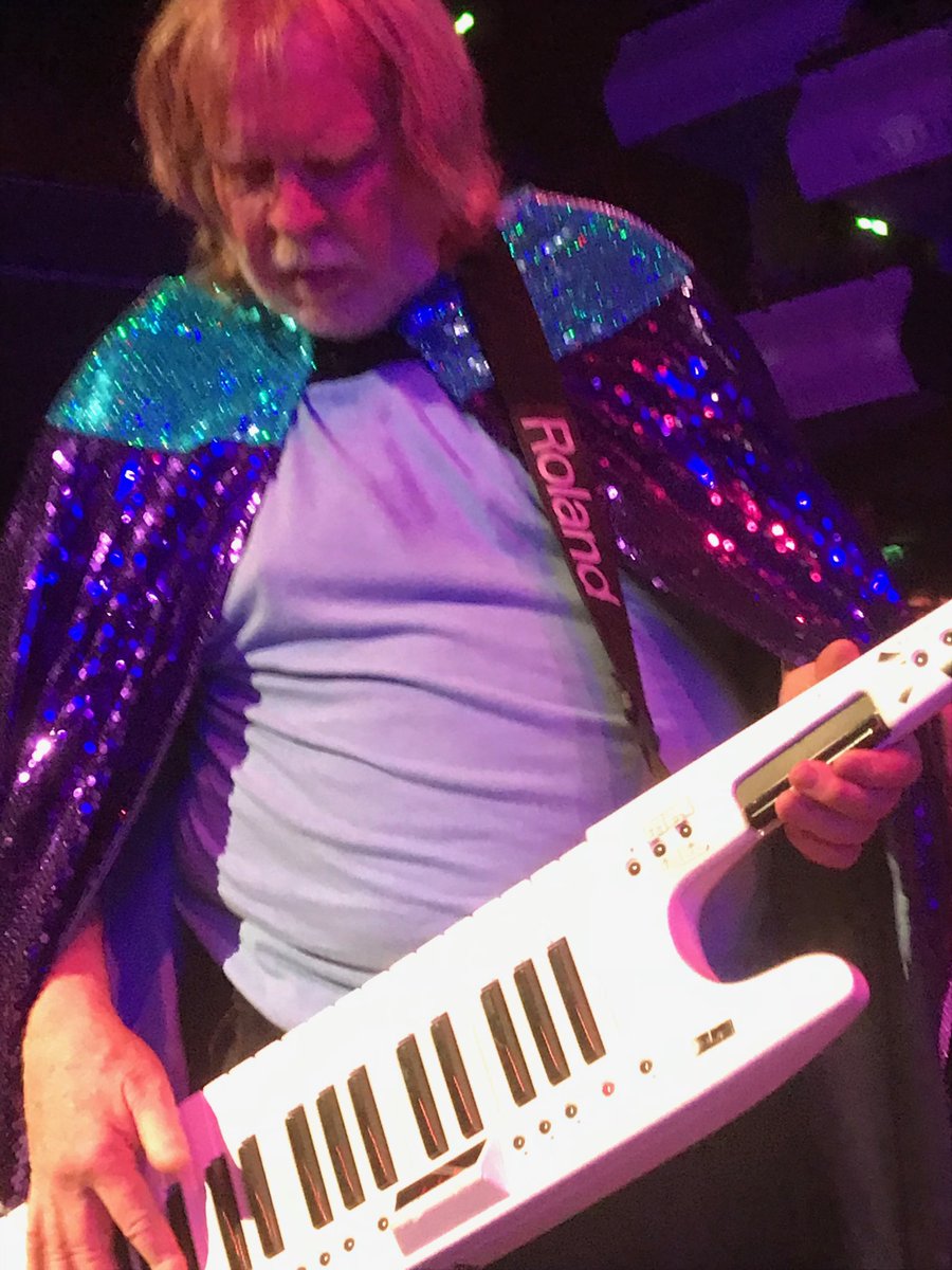 SteveDrums2's tweet image. Legend. What a night. Thank you ⁦@GrumpyOldRick⁩ #ProgOn