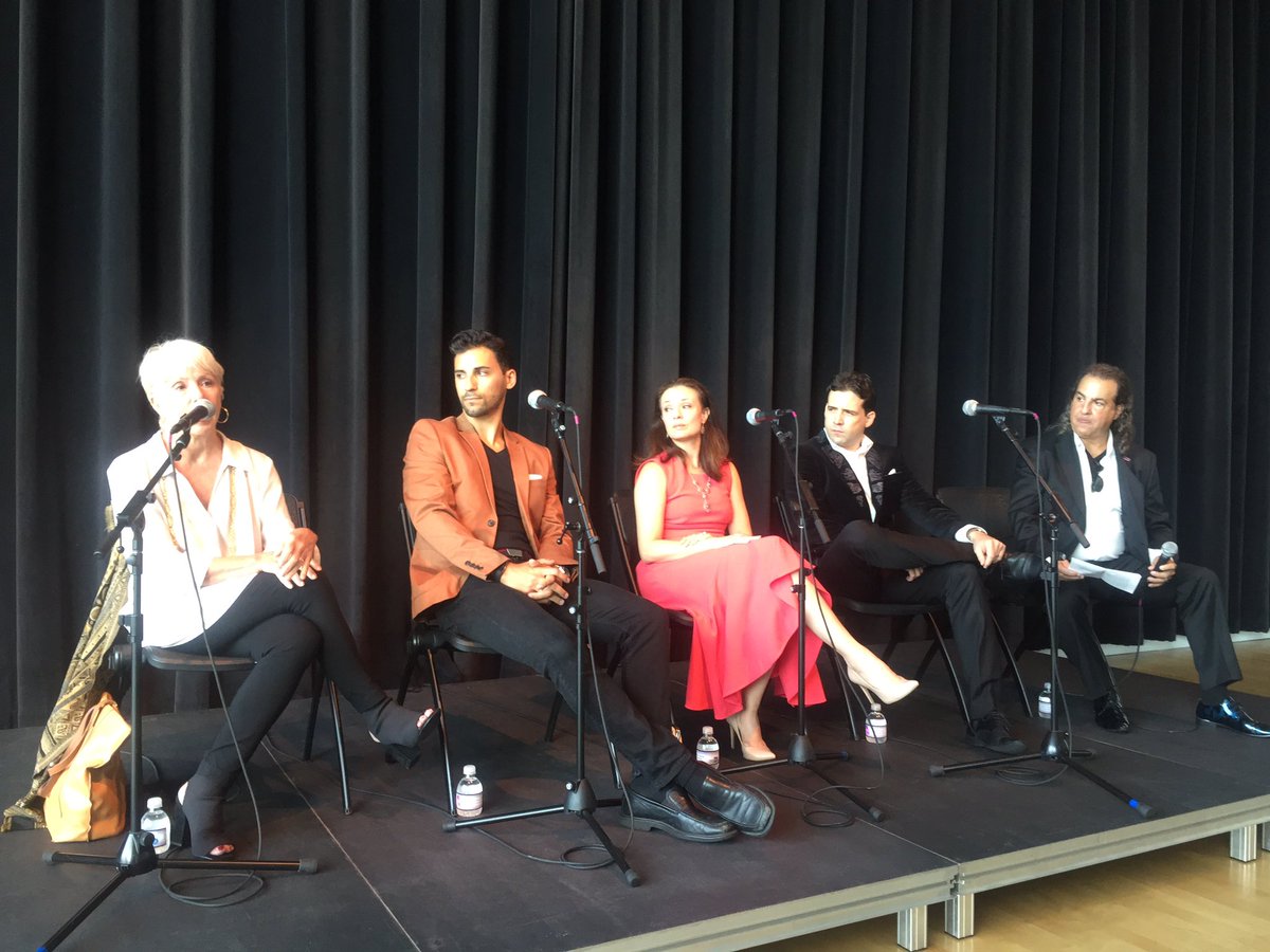 ortaquechel20's tweet photo. Hoy en el #LabTheater de @SMDCAC... conversando con @BasdenCameron #ArielRose @JenKronenberg #CarlosGuerra y @TheatreGM - as moderator - sobre el nuevo programa de @ddtmiami que se estrena a las 8 de la noche. #ballet #estrenos #YanisPikieris @artburstmiami @DanzadanceOrg https://t.co/cFZaWkVLLn