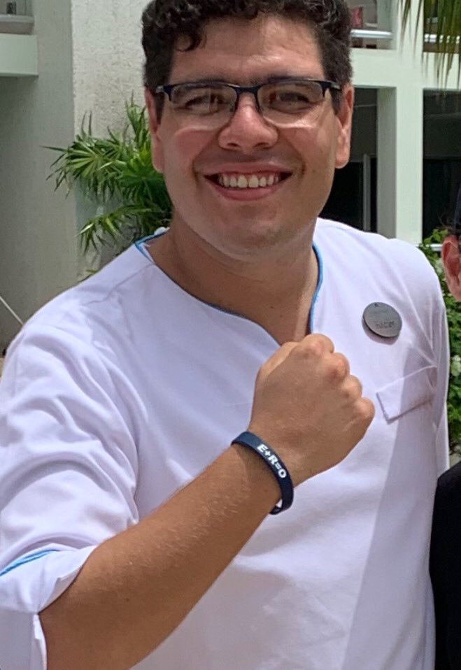 KatiLMiller's tweet photo. Pure Joy sharing R-Factor with this great gentleman and future leader, Hèctor! Love creating positive ripples in our world! #brnrfactor #Mexico @DrJNMiller @TimothyKight @dsayre32 @Focus3_Team https://t.co/jjlWJwfJU8