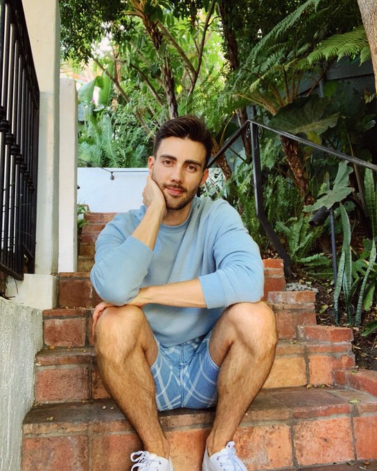 Hey das me. 👋🏼 https://t.co/ruDBc9ENqh<a href="/tag/sendprayers"class="tags"><span>#sendprayers</span></a>