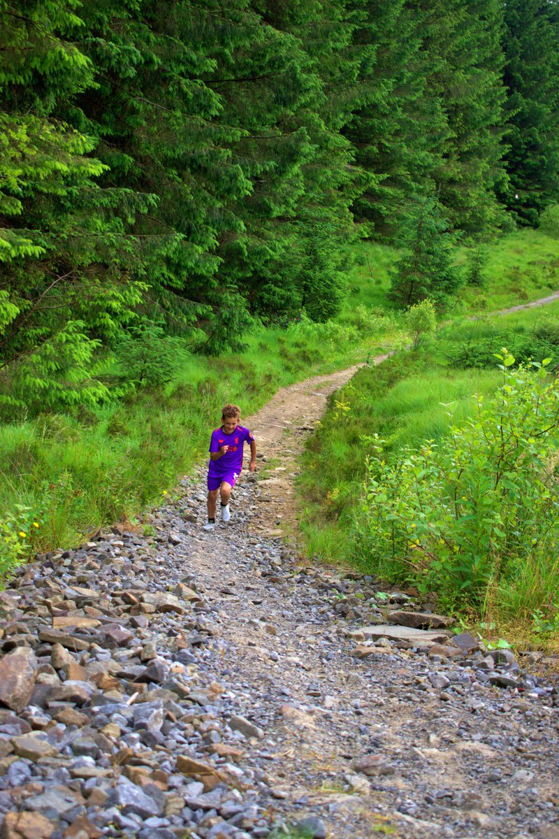 najohnson1986's tweet image. He doesn’t stop 😅 Hill sprints and racing with the dog #crazykid #alwayspracticing