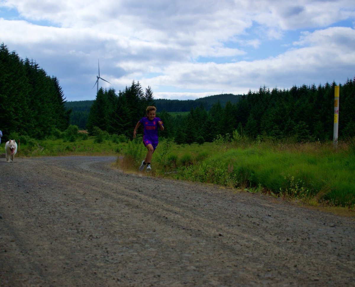 najohnson1986's tweet image. He doesn’t stop 😅 Hill sprints and racing with the dog #crazykid #alwayspracticing
