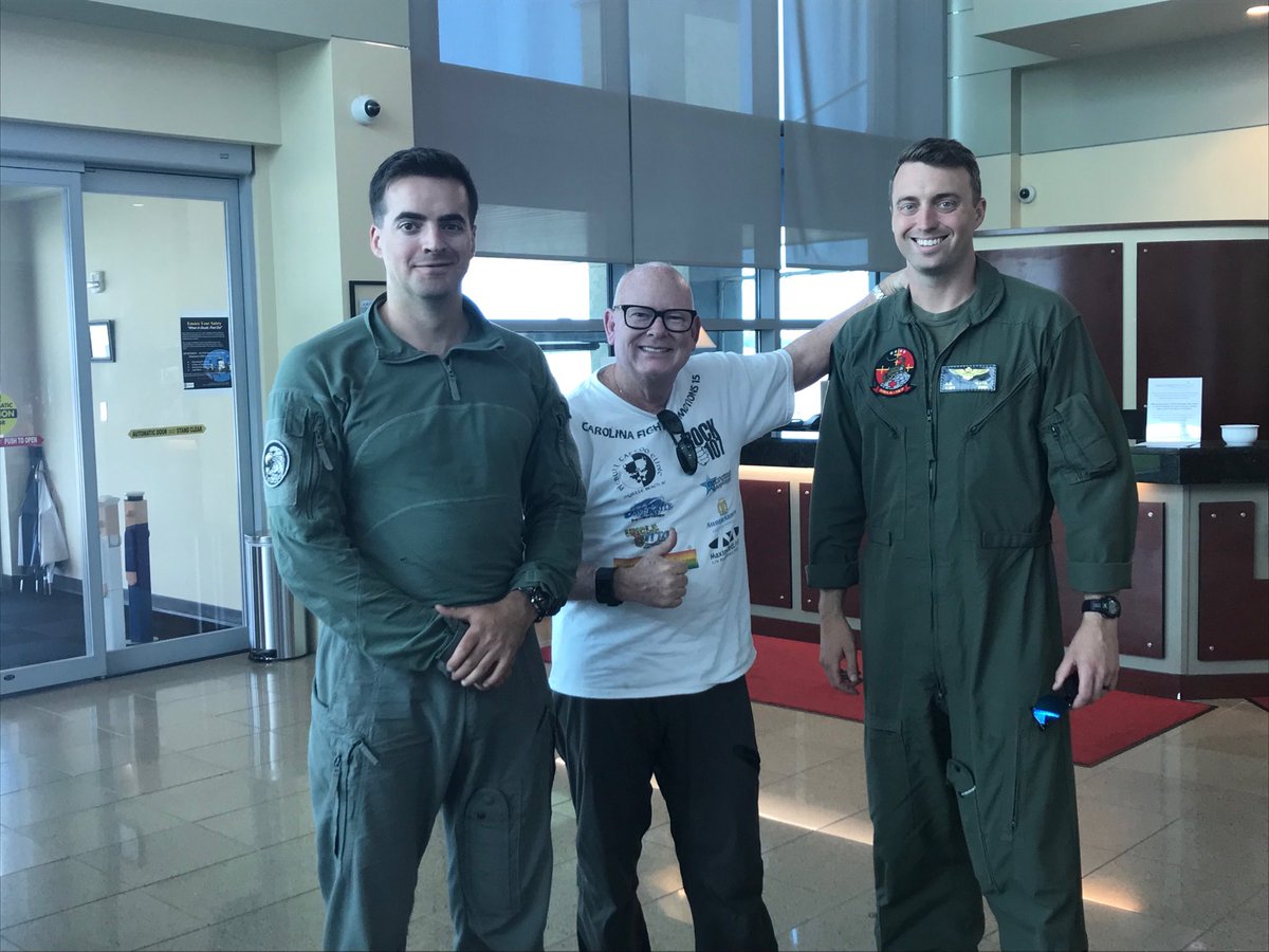 SKWhite1975's tweet photo. My Marine Buddies at the airport flying the Cobra while I’m taking flying lessons https://t.co/y6urwzXjA2