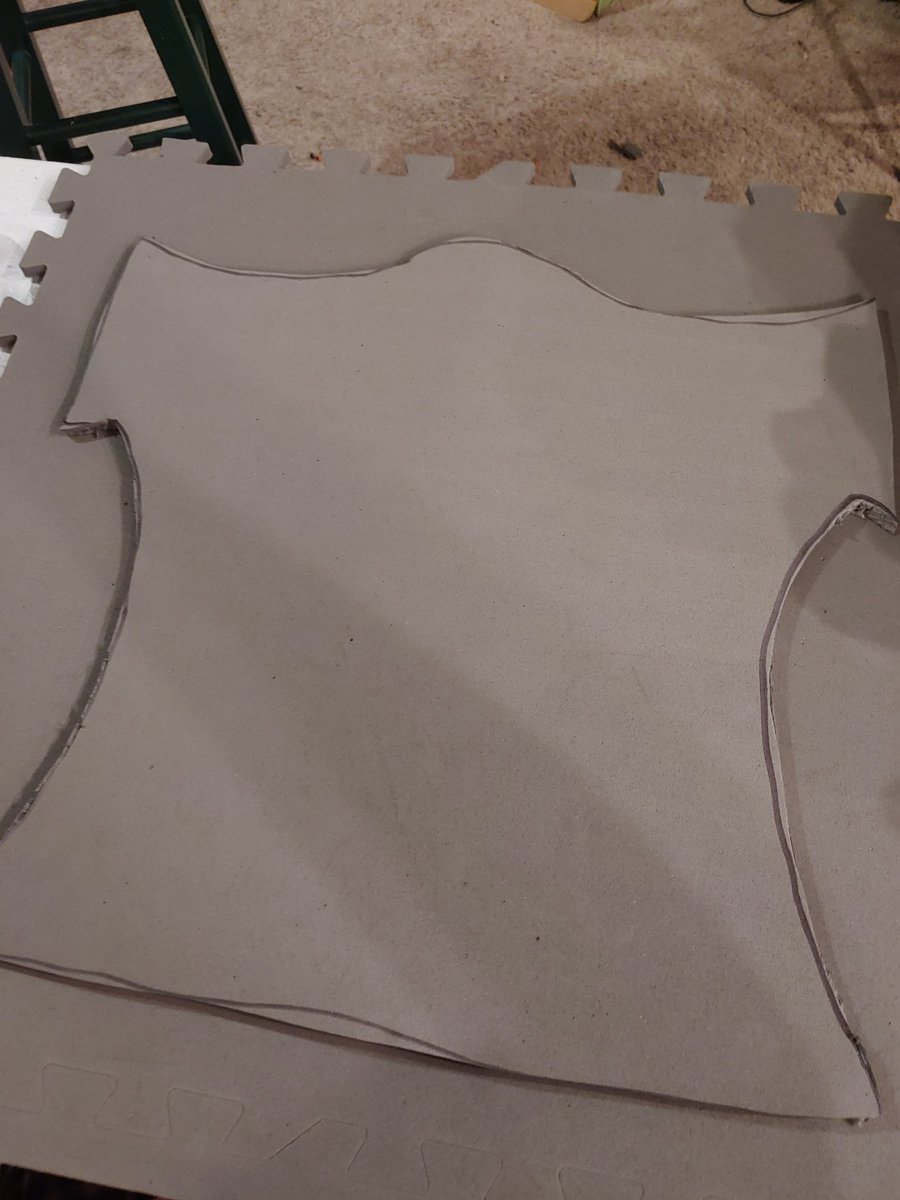 illyriastudios's tweet image. Working on #menoth pauldrons and maybe a sword today! 

#harbingerofmenoth #Warmachine #privateerpress #warmachinecosplay