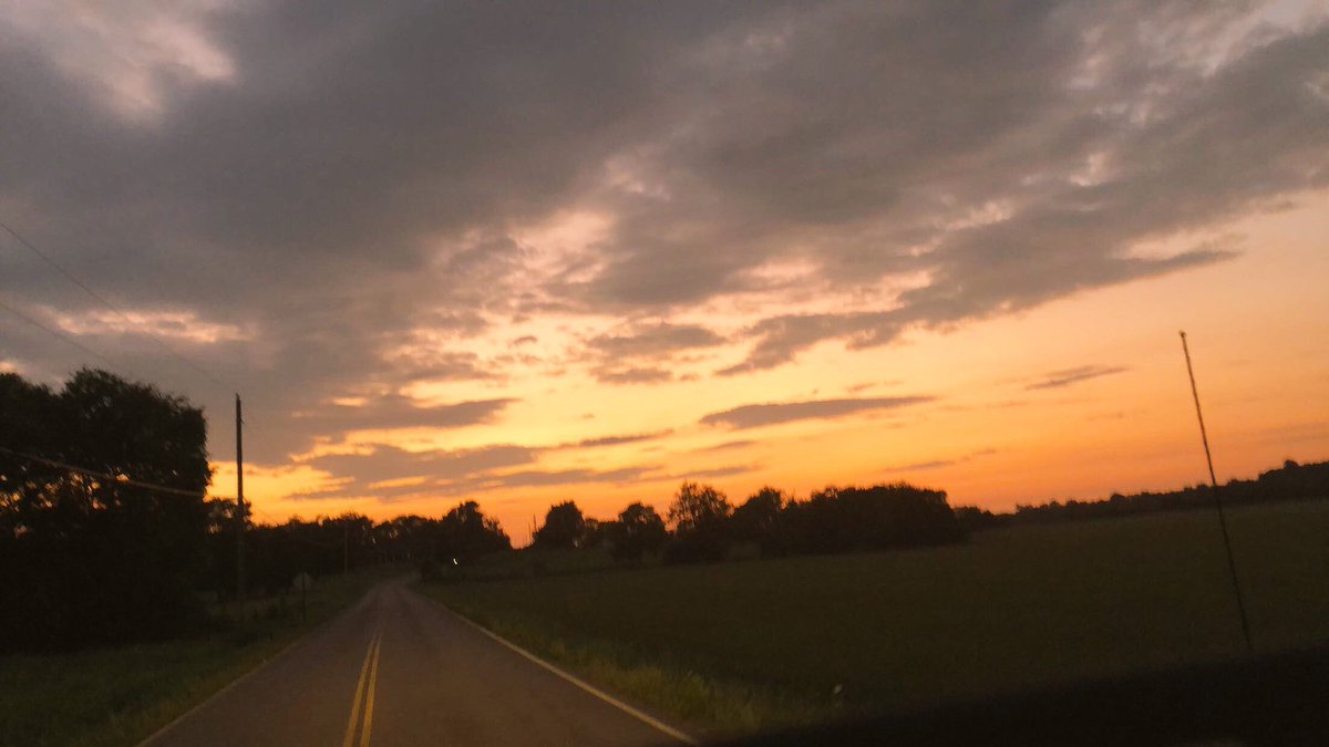 reecehagyy's tweet photo. wouldn’t trade it for the world https://t.co/yTgioom7SI