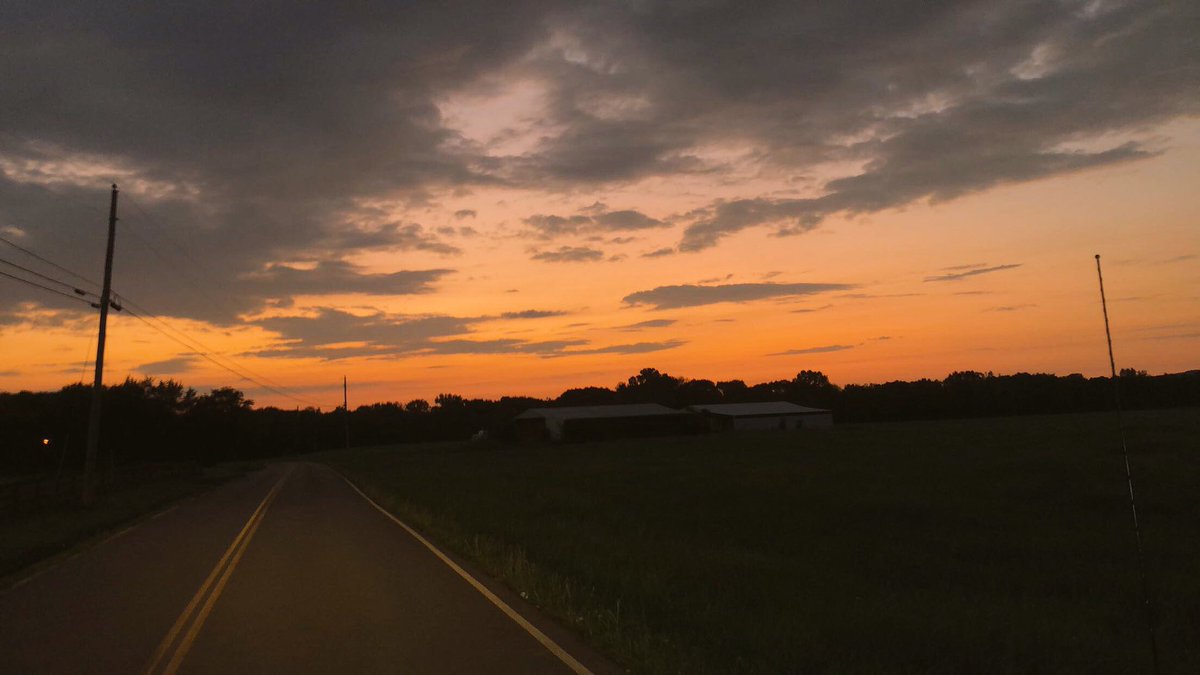 reecehagyy's tweet photo. wouldn’t trade it for the world https://t.co/yTgioom7SI