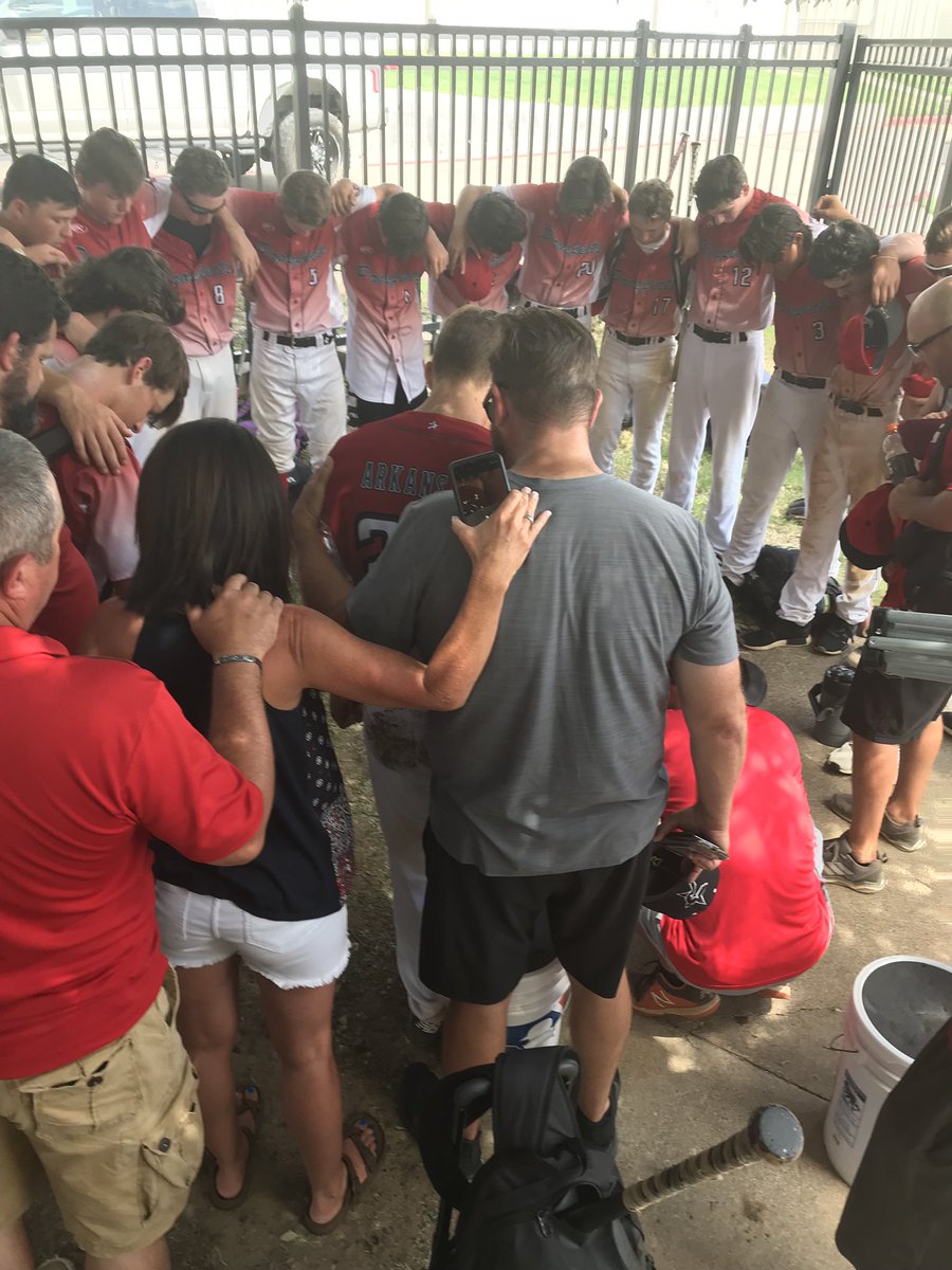2022Foor's tweet photo. Remembering Kevin Oates. Win or Lose baseball is just a game. But the bonds between friends, families, and teammates are something to be forever thankful for. We love you Scoota! https://t.co/gsHwG5exe9