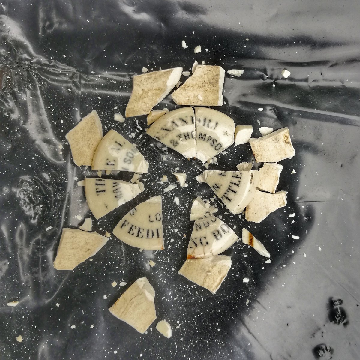 gmacg_1's tweet photo. Today I have mainly being ... 

... smashing artefacts from San Francisco

#CreativeArchaeologies #Archaeology #Art #Archaeology https://t.co/EqX7ztdY6Z