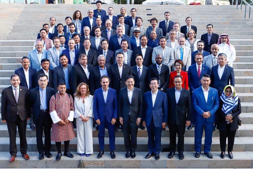 Alahsamun's tweet photo. شاركت #أمانة_الأحساء خلال الجلسة الأولى لقمة مدن العالم المقام بمدينة ميديلين بدولة كولومبيا لـ #WCSMF https://t.co/ZbqbNbCRUr