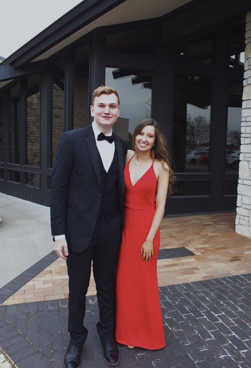 _ashleyeck's tweet photo. happy birthday @_Goldammer !! party hard &amp; buy some lululemon today!! https://t.co/E57a9K0NkK