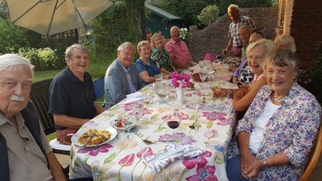 RotaryCantUK's tweet photo. Our hard-working Community Service Committee celebrated their end of year dinner the other day, hosted by PP Sidney Denham & Evelyne Denham. https://t.co/wmMwls4Plq 👏🍽️🎉#RotaryFriendship https://t.co/ogj7UQiIUn