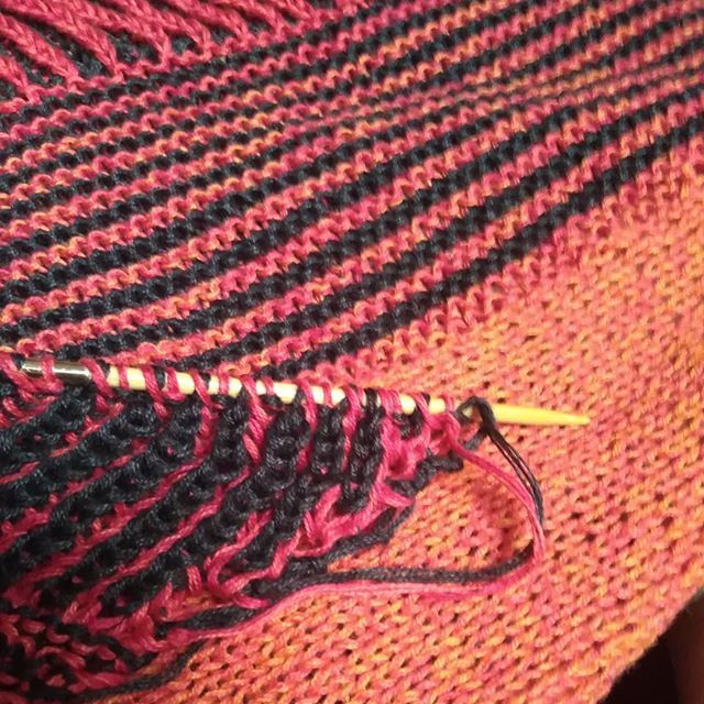 Selana1505's tweet photo. I love when my mental images translate into knitting as well as this. Stay curious for what else this design has in store for you.

#hhgttg #hitchhikersguidetothegalaxy #infiniteimprobabilities #knitter #knittinglove #knittersgonnaknit #knittersofinstagr… https://t.co/YfTNhEP4lQ https://t.co/JRnSMdnEvv