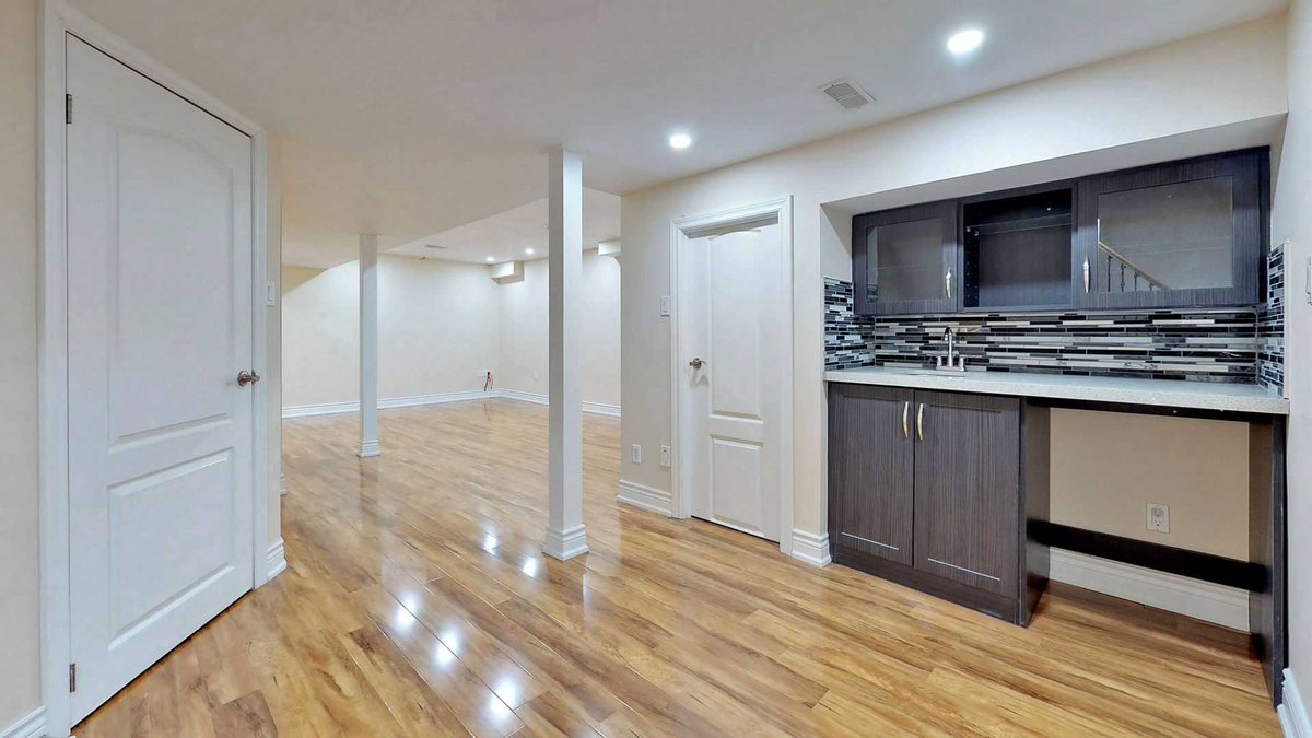 leaseourhouse's tweet photo. #Whitby #Basement #apartment for RENT Avail July 15 $1,300 Newly renovated- Separate entrance- Separate in-Suite Laundry. This gorgeous basement studio is awaiting a loving and caring single/ couple working professionals. https://t.co/aIaTztgHXx