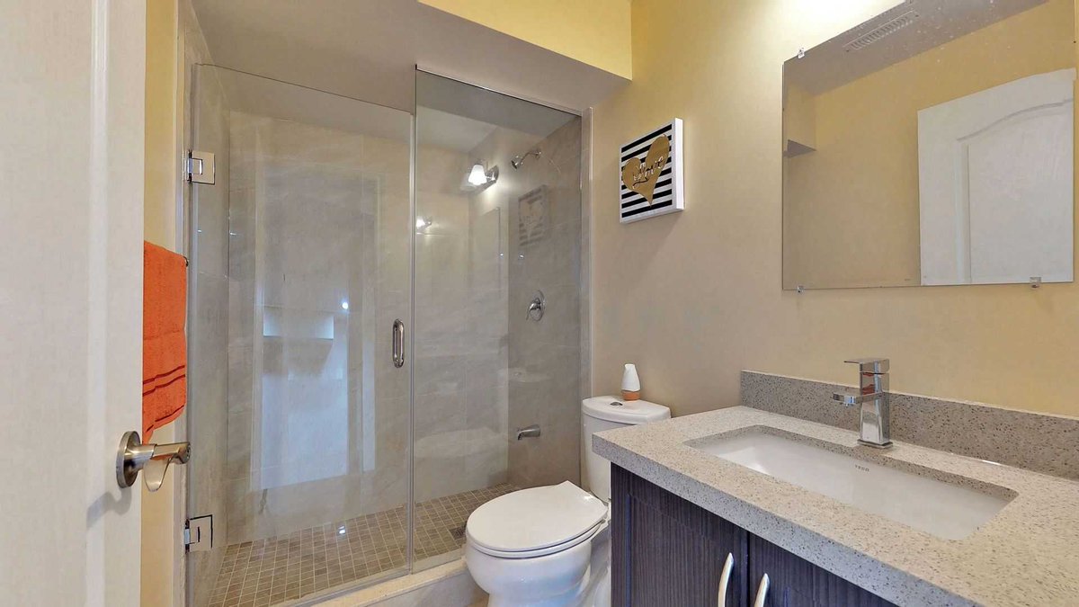 leaseourhouse's tweet photo. #Whitby #Basement #apartment for RENT Avail July 15 $1,300 Newly renovated- Separate entrance- Separate in-Suite Laundry. This gorgeous basement studio is awaiting a loving and caring single/ couple working professionals. https://t.co/aIaTztgHXx