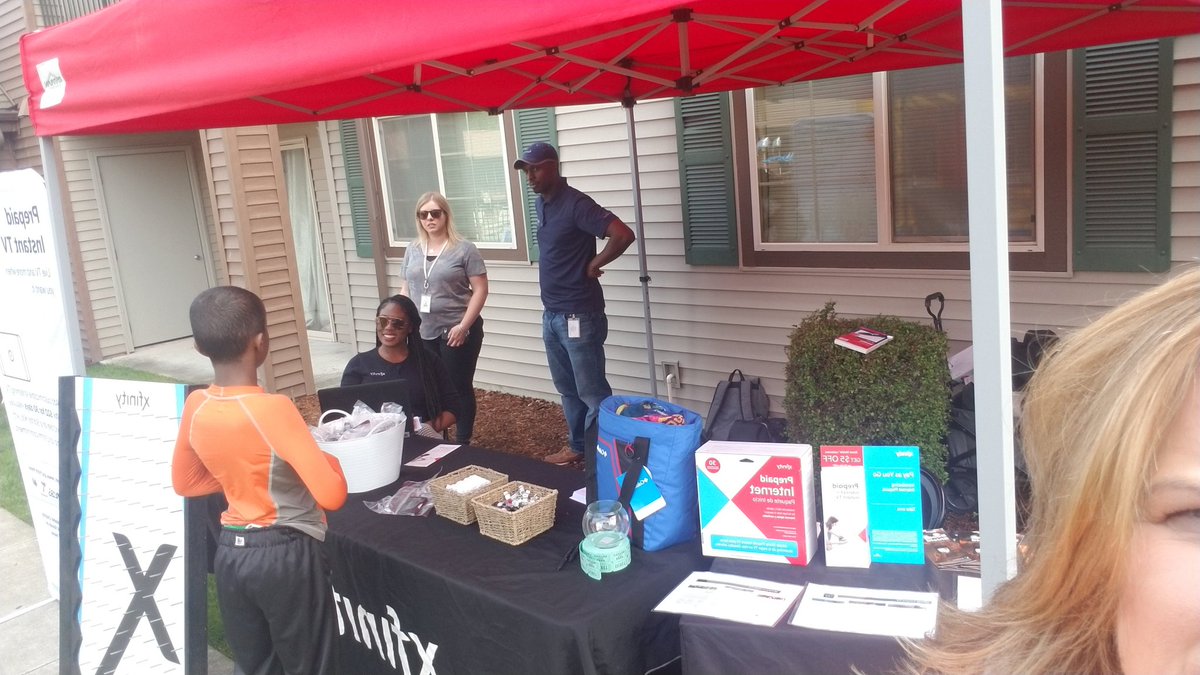 Get to Know the Neighbors...block party..Prepaid Xfinity &amp; Boost Mobile...team Xfinity, team VIP and team Simple Wireless #thevipboost