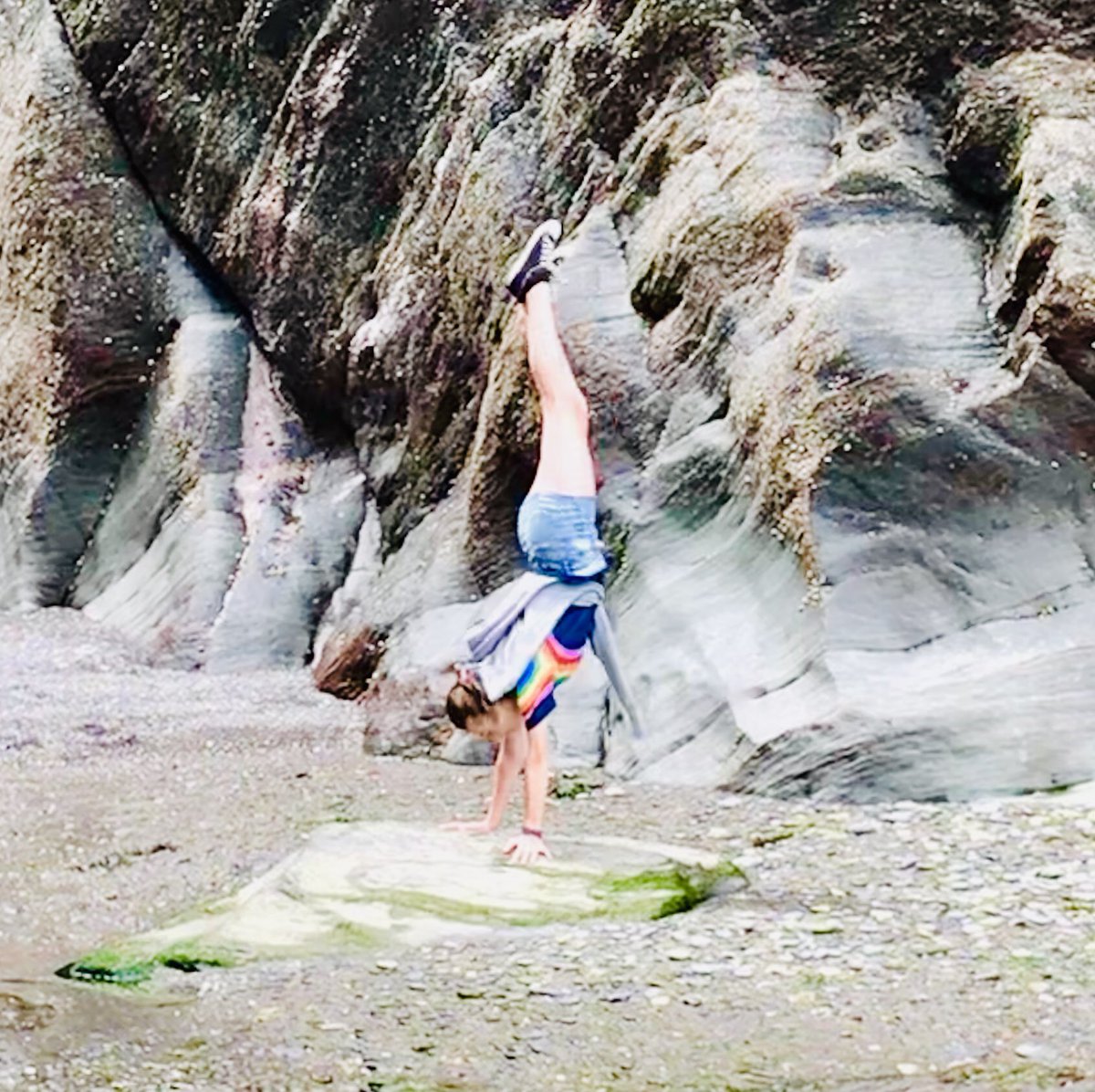 What else would you do at the beach !  @SheptonG  ... still hand standing ! 😂