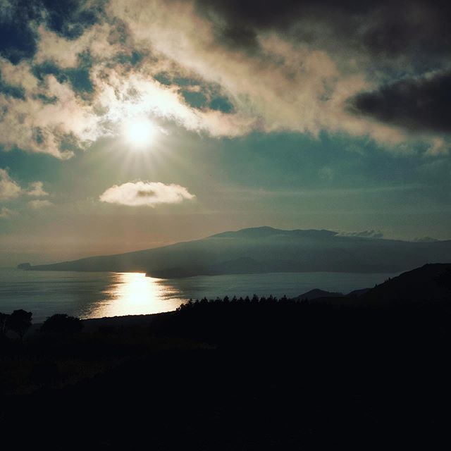 papedo's tweet photo. Sunset over Faial as seen from pico. .
.
.
.
#azores #visitazores #azoreswhatelse #sunset #faial #patrickpapesch #fujifilm #fujix #xh1 #ocean #island #pico #picoisland #naturesfinest #landscape https://t.co/1DCfQrtpVB https://t.co/SCNQJ6AnQ4