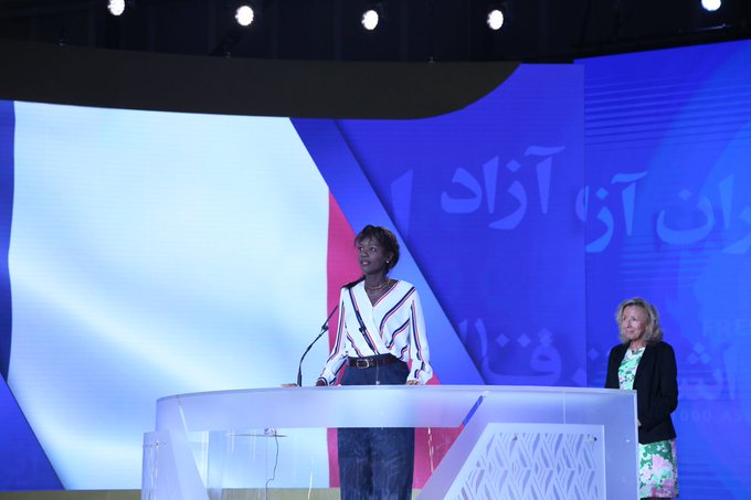 Voir l'image sur Twitter