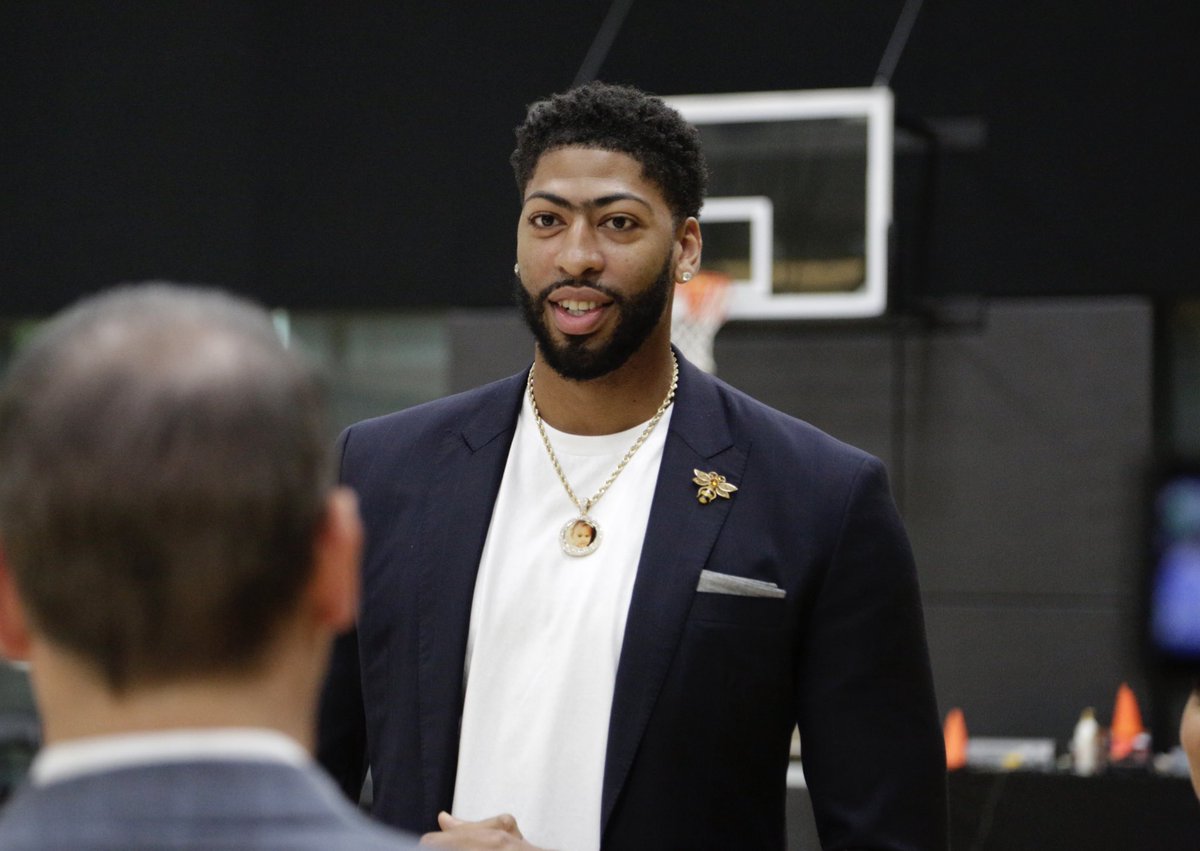 NBA's tweet photo. The @Lakers introduce @AntDavis23 in Los Angeles! https://t.co/XMz7Gwsa6z