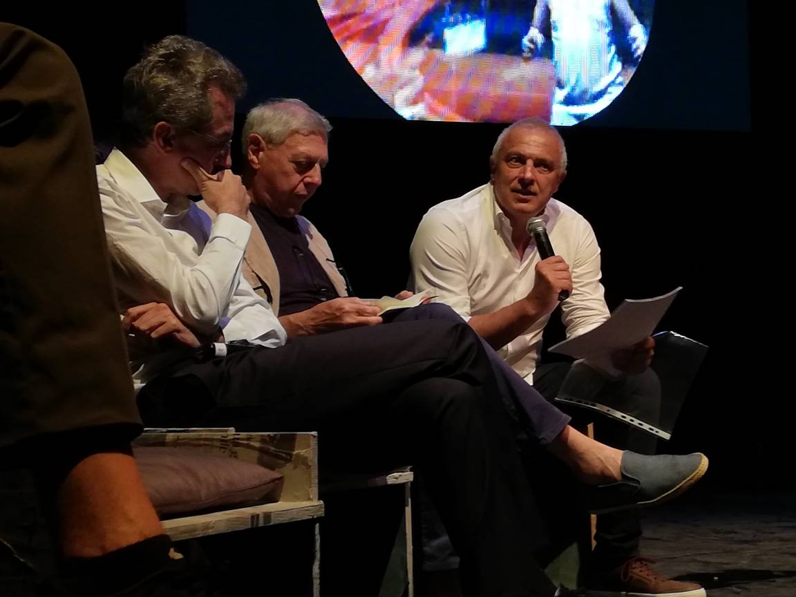Waiting___Room's tweet photo. "oggi la rapidità viene vista come una cosa fondamentale nella valutazione. Ma la rapidità non è così importante nell'istruzione" Nuccio Ordine 

@NapoliTFI

@PalazzoRealeNap

#TheWaitingRoom #IlFuturo #Università #istruzione #NTFI19 https://t.co/Y6BxE191pf