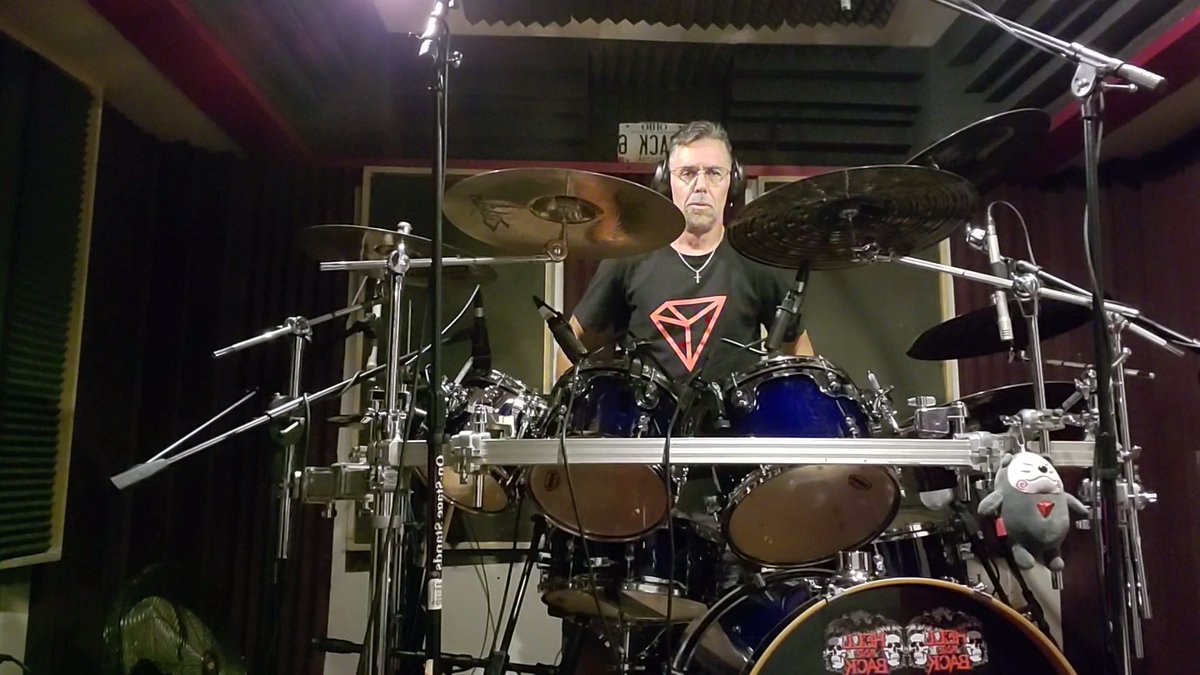 HellandBackRob's tweet photo. Tronberry riding the kit for studio sessions this weekend.... #TRON #Tronlife #beatzcoin #VibraVid https://t.co/Fn6pxflFsO