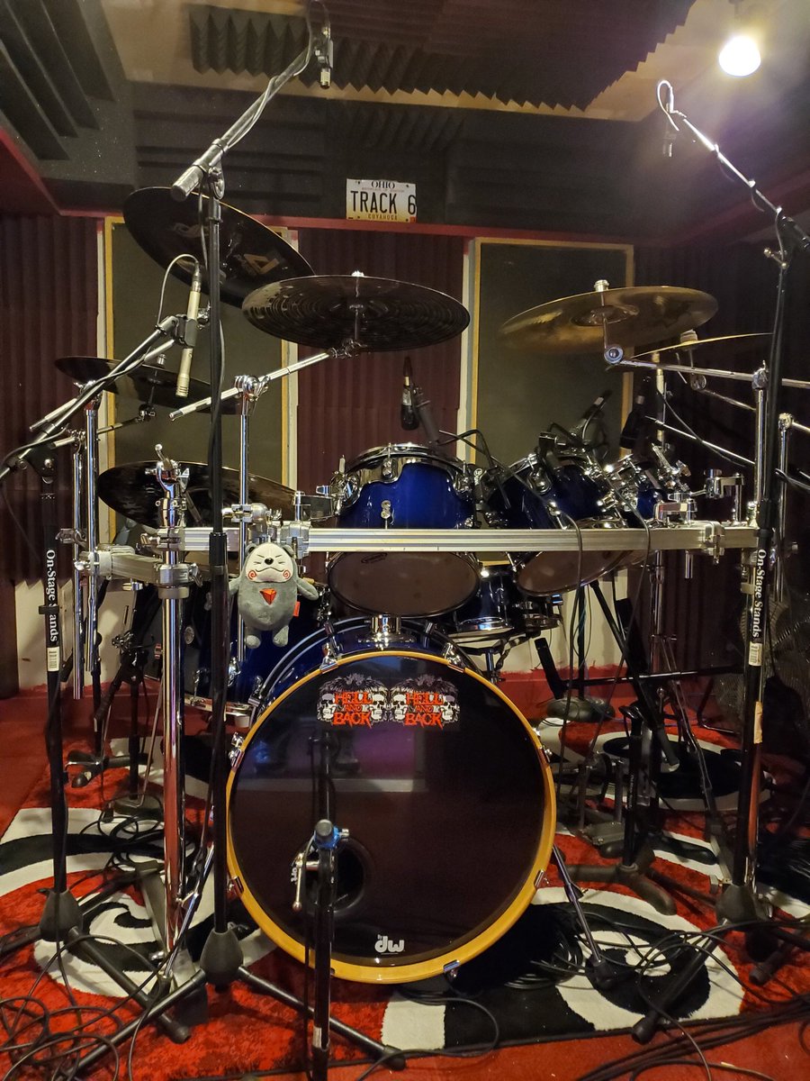HellandBackRob's tweet photo. Tronberry riding the kit for studio sessions this weekend.... #TRON #Tronlife #beatzcoin #VibraVid https://t.co/Fn6pxflFsO