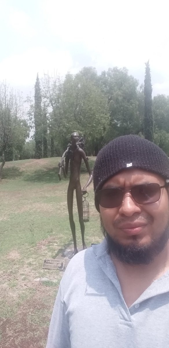 TankeoneO's tweet photo. @ingress @Niactic @GlyphChallenge @TankeoneO07
@parquedelasesculturas
I was walking to hack the original portals to support against nemesis and end up doing this. my life in ingress https://t.co/VLJj8FlVHF