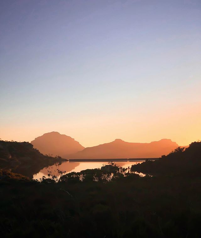 adv_4_beginners's tweet photo. Sunset On Table Mountain #adventuringforbeginners #tablemountainnationalpark #tablemountain #reservoir #hiking #nature #sunset #reflections #picoftheday #iphonex #iphonography https://t.co/YQxJmia8GS https://t.co/m1XkTf2tDM