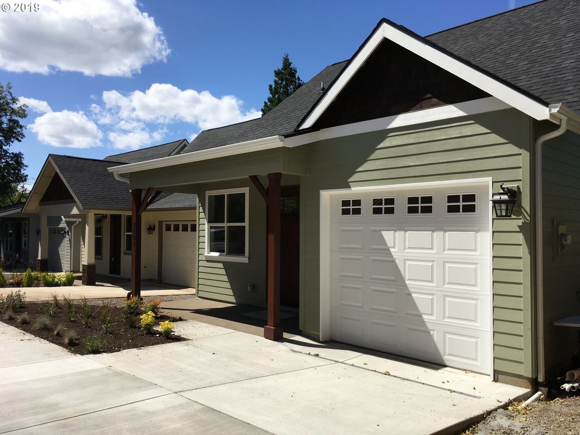 MikeOConnellJr's tweet image. New Listing! $397,500.00, 2BR, 2BA, 2861 ADAMS ST, Eugene, OR 97405, Full Details 150494379.homesconnect.com/Listing/245040…