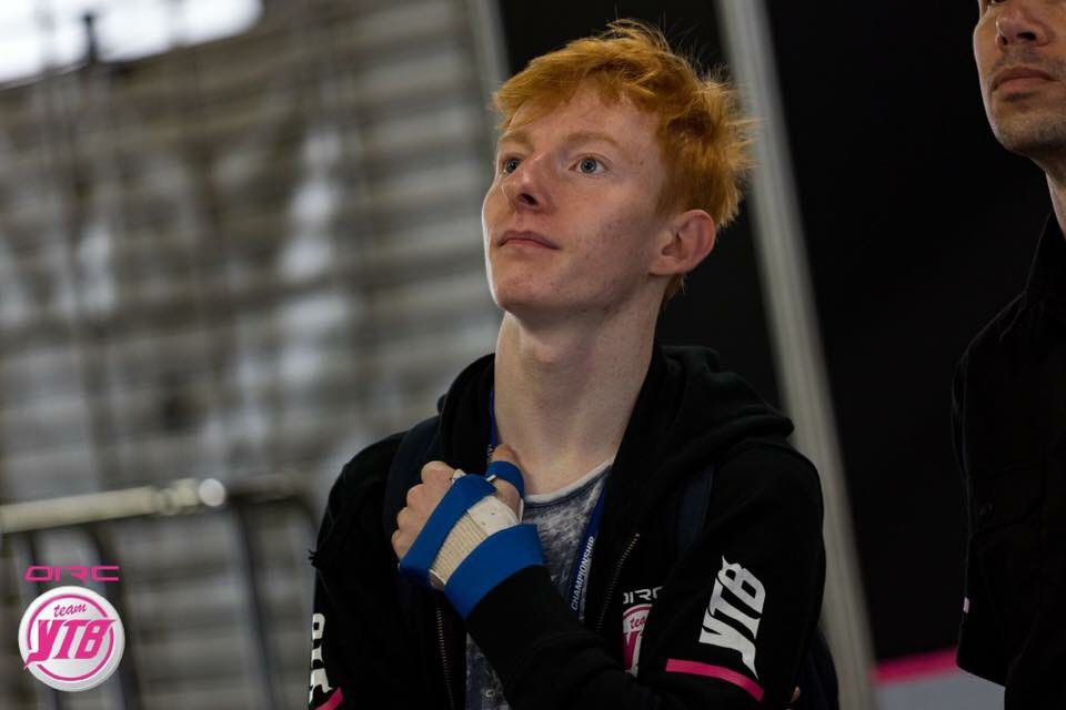 At Fuji Speedway to support the team ! 
My scaphoide's surgery went well. I soon start re-education ! We will come back stronger 👊#OIRCteamYTB #carlinracing