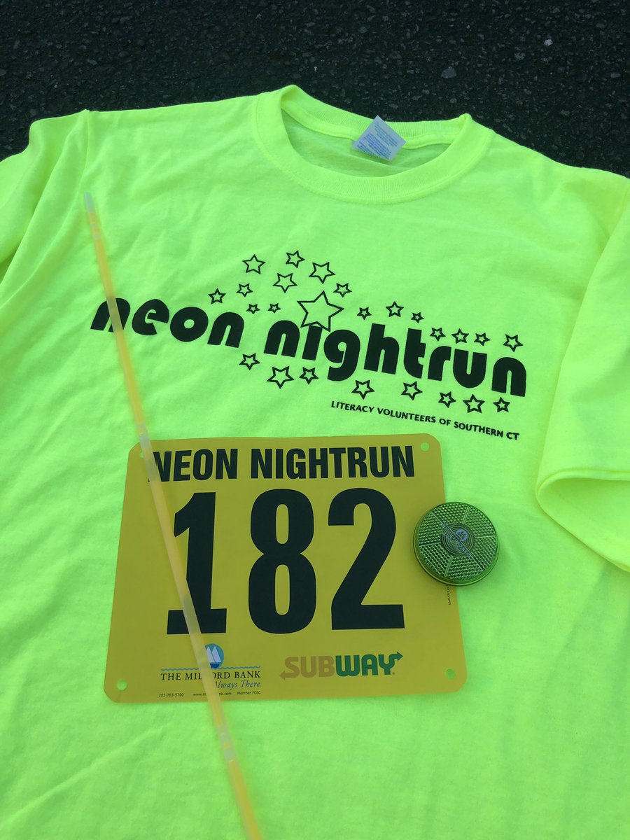 wasimko's tweet photo. Itโs hot out but I am ready to run! #NeonNightRun #5K https://t.co/e6WUska1Y7