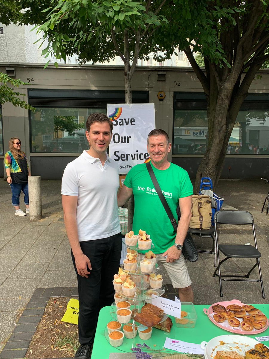 Sunny afternoon <a href="/SomerstownF/">Somerstown Festival</a>; great to see so many local initiatives working for the #SomersTown community. Particular pleasure to meet <a href="/TheFoodChain/">The Food Chain</a>, who provide vital services to Londoners living with #HIV. Check out their #SaveTheFoodChain campaign to help them stay open!