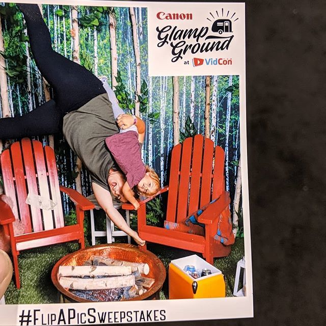 Aeliyra's tweet photo. Having fun at the Canon booth #flipapicsweepstakes #canonglampground https://t.co/89x00wXn9E https://t.co/AajBGZmfPa