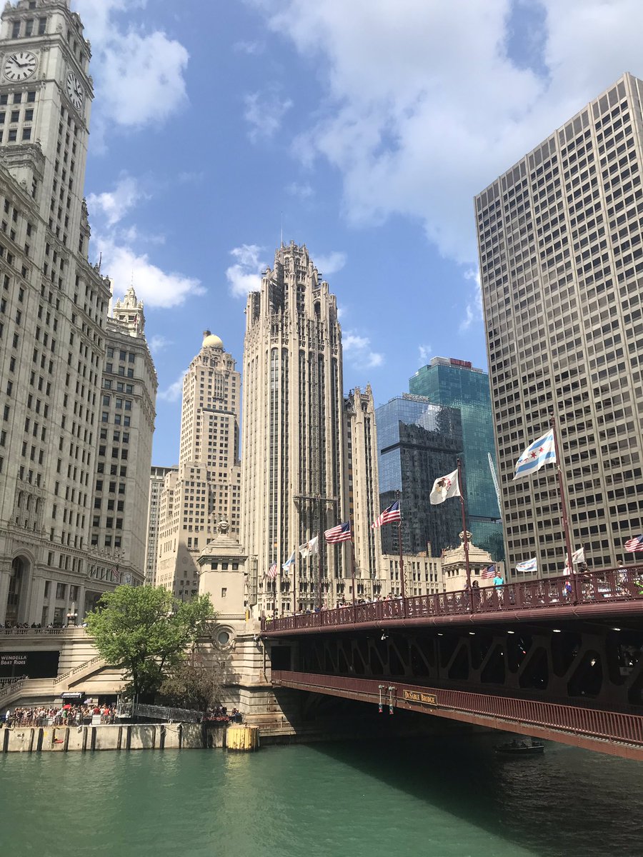 DrMissyMD's tweet photo. Nothing better than #SunmerTimeChi 😍 https://t.co/UqldjQs3ZS