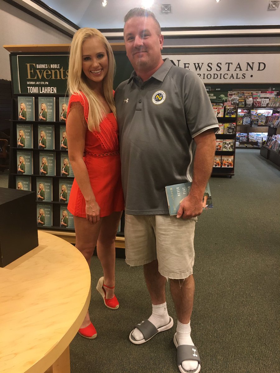 Chris_UM_Sport's tweet photo. @TomiLahren It was an absolute thrill getting to meet you today. Looking forward to reading #NeverPlayDead. I am usually more talkative but was just awestruck being in your presence. Thank you again!!! https://t.co/TWJx5iIND9