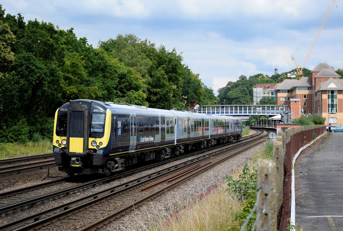 nathflol's tweet image. 450111 is seen working 5Z02 Windsor &amp;amp; Eton Riverside to Windsor &amp;amp; Eton Riverside on a filming run passing Farnborough (Main) &amp;amp; at Windsor &amp;amp; Eton Riverside. 13/07/2019 #Class450 #Desiro @SW_Railway