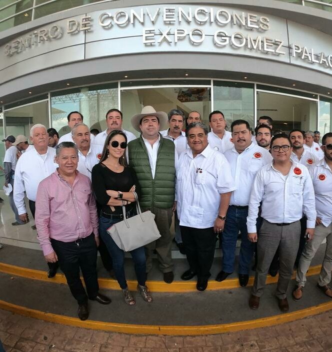 PedrohacesO's tweet photo. La #CuartaTransformación reinvidica a las personas de honestidad y esfuerzo. En #CATEM nos sumamos a ella con autonomía y convicción, haciendo las cosas como nunca antes en el país. 

¡Nos encargamos de construir un #futuro más brillante! 
#ConvicciónCATEM https://t.co/i2nuJxYcHZ
