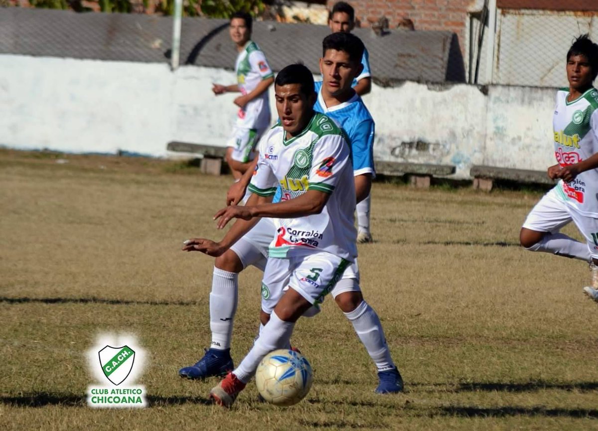 AtlChicoana's tweet photo. Atlético Chicoana enfrenta al Sportivo en El Carril en una nueva fecha de la Liga del Valle de Lerma. La reserva arranca a las 14.15 hs mientras que la primera juega a las 16.15. Ambos equipos están con la necesidad de sumar puntos #VamosBlanco 💪⚽️🇳🇬 https://t.co/hlbxgmgXQy