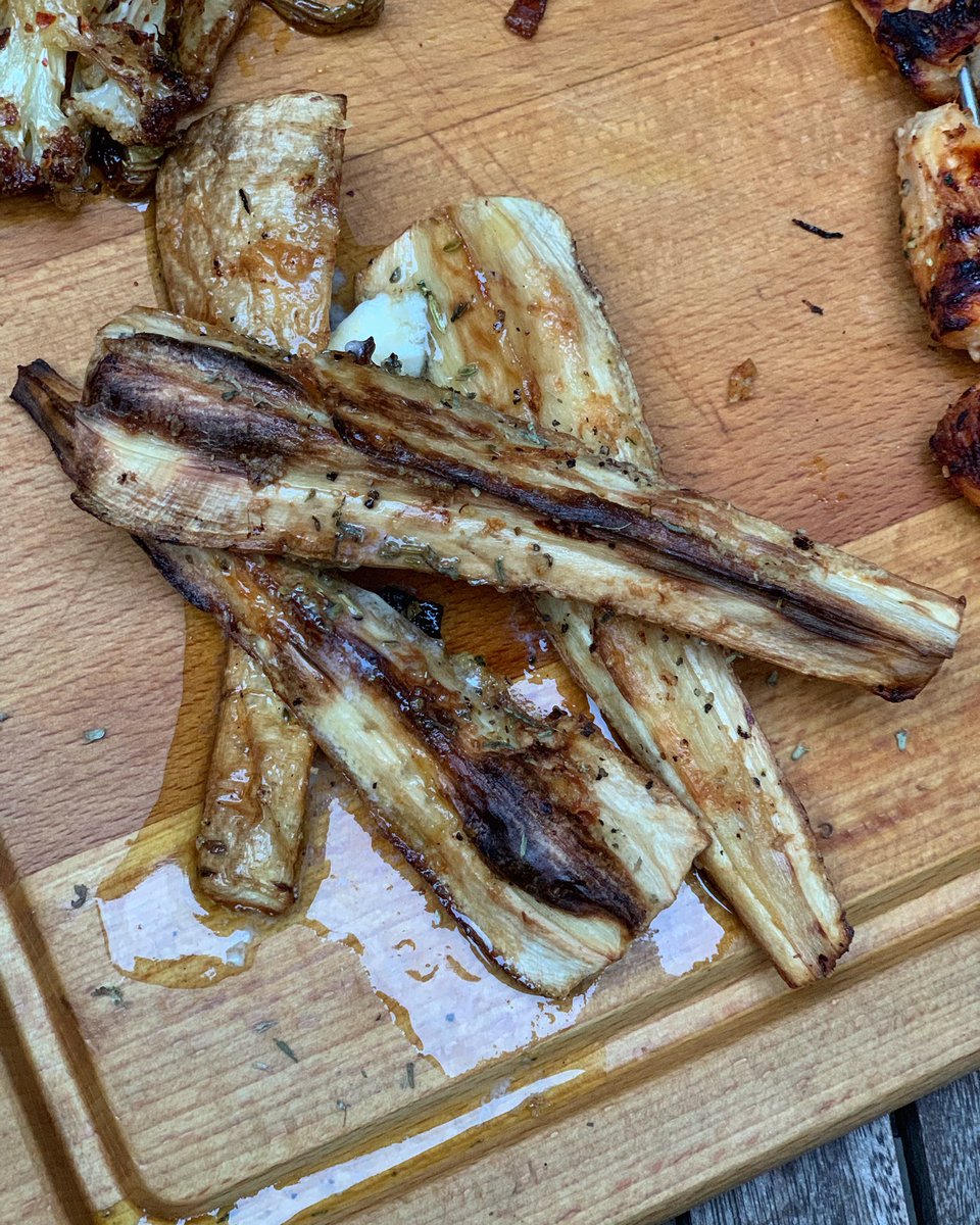 Smoked parsnips with fennel butter absolutely delicious. I’m never roasting them again
.
.
#bbq #bbqfood #parsnips #veggie #vegetarians #cookingoncoals #Charred 
Recipe: @genevieveeats