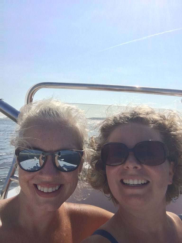 kindermonks's tweet photo. @HumbleISD_WHE Working on my #WHESummerSelfieBingo with help from my sis.  Who knew our WHE mascot, Woody, would be on vacay in MB too! #SCgirl #mysisterhasconnections https://t.co/0EpfhQZKFE