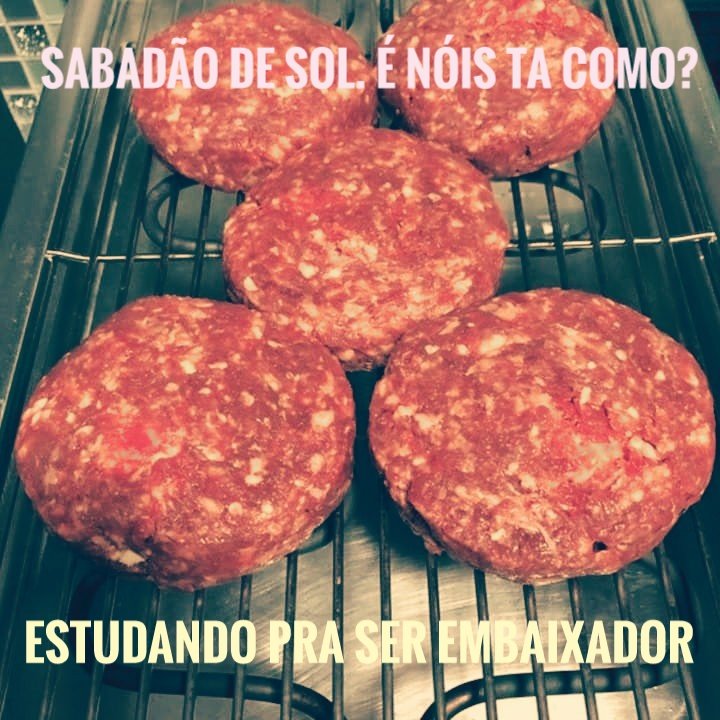 normandolira's tweet photo. #GretchenEmbaixadora #hambuguer #EmbaixariaBrasileira https://t.co/0YF8JPrGbp