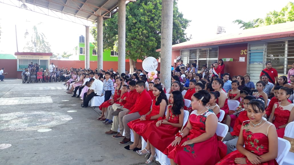 ProfeCastillo_'s tweet photo. SUPERVISION ESCOLAR 03 DE EDUCACIÓN FÍSICA.
Acompañamos en la clausura del Ciclo Escolar 2018 - 2019 de las Esc. Prim. Gregorio Méndez Magaña y José María Pino Suárez. https://t.co/mwekgvpUvh