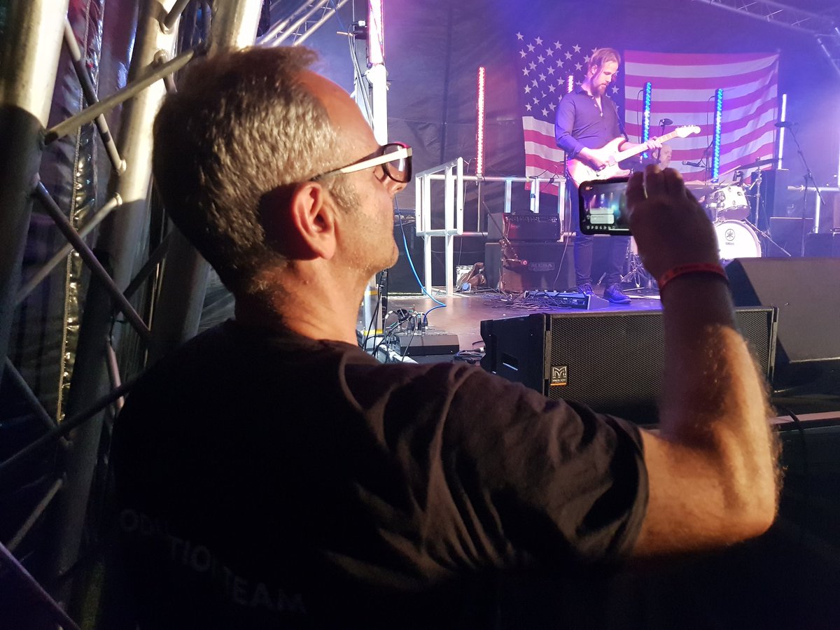 ChrisKaye365's tweet photo. @NetleyMusicFest  a man enjoying the pleasure he brings to 1000s - @BernieRainerGuy https://t.co/gm7OvXVU0T