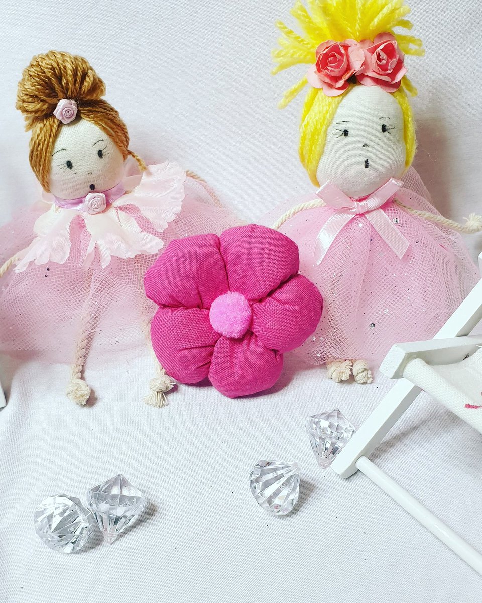 helenasworkshop's tweet photo. Everything is #handmade with love #London #NewhamShow #newham #fabricdolls https://t.co/rIvaXI75mT