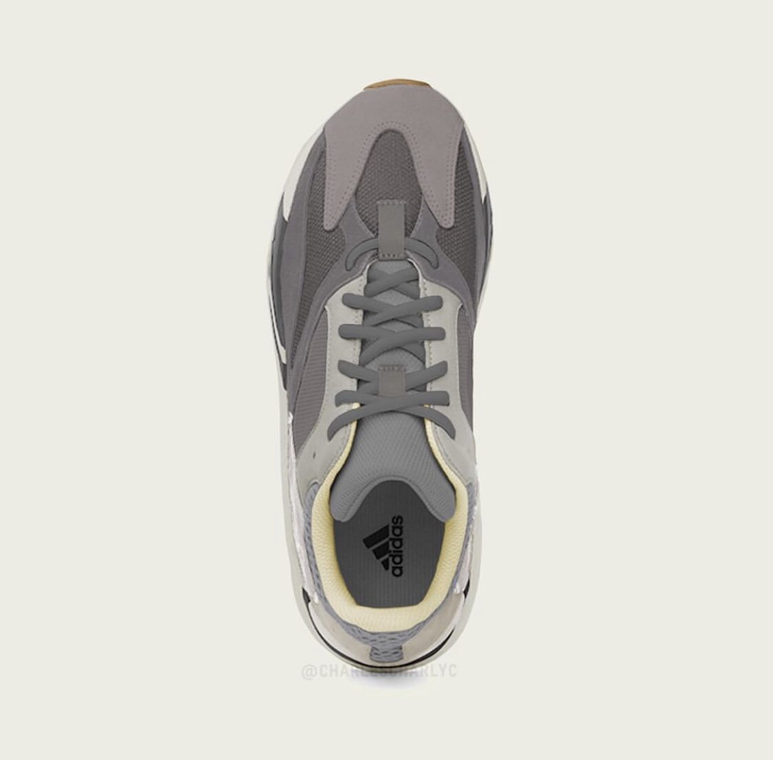 yeezy 700 magnet lace swap