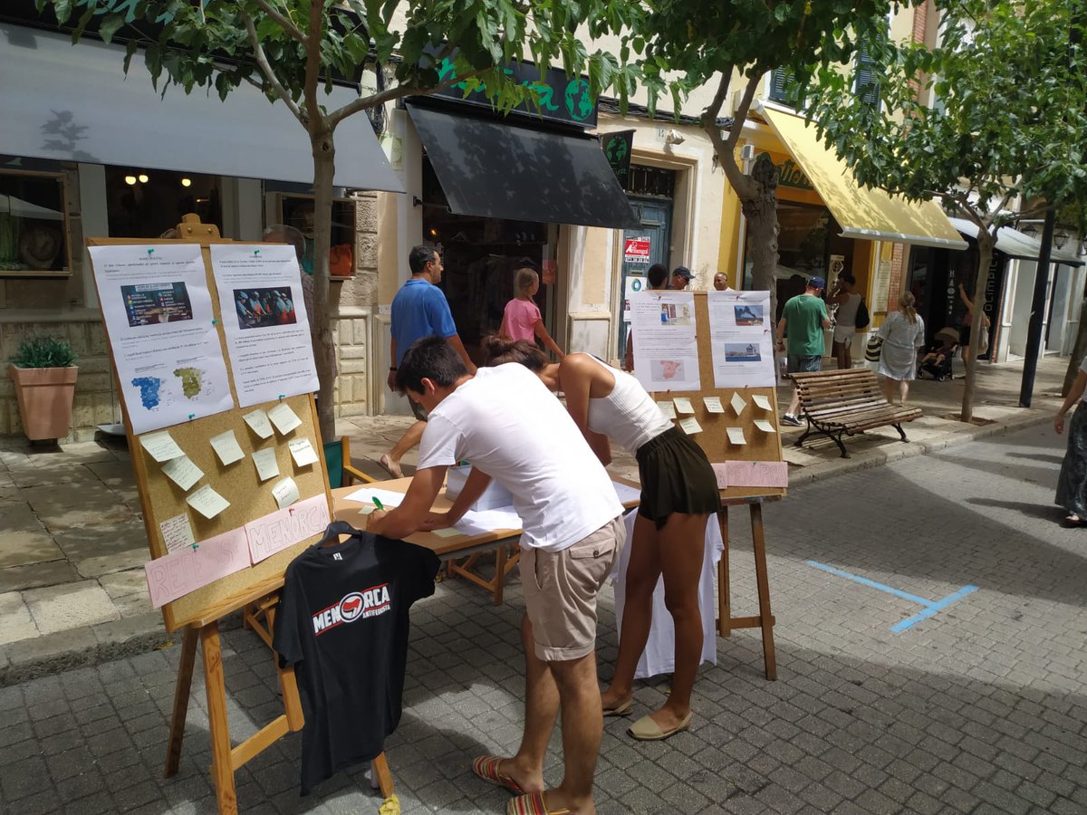 Avui hem iniciat conjuntament amb sa <a href="/PlatAntifaMenrk/">PAM</a> la campanya Repensam Menorca. Tant a Maó com a Ciutadella les persones han pogut expressar les seves idees pel que fa al turisme i els seus efectes.