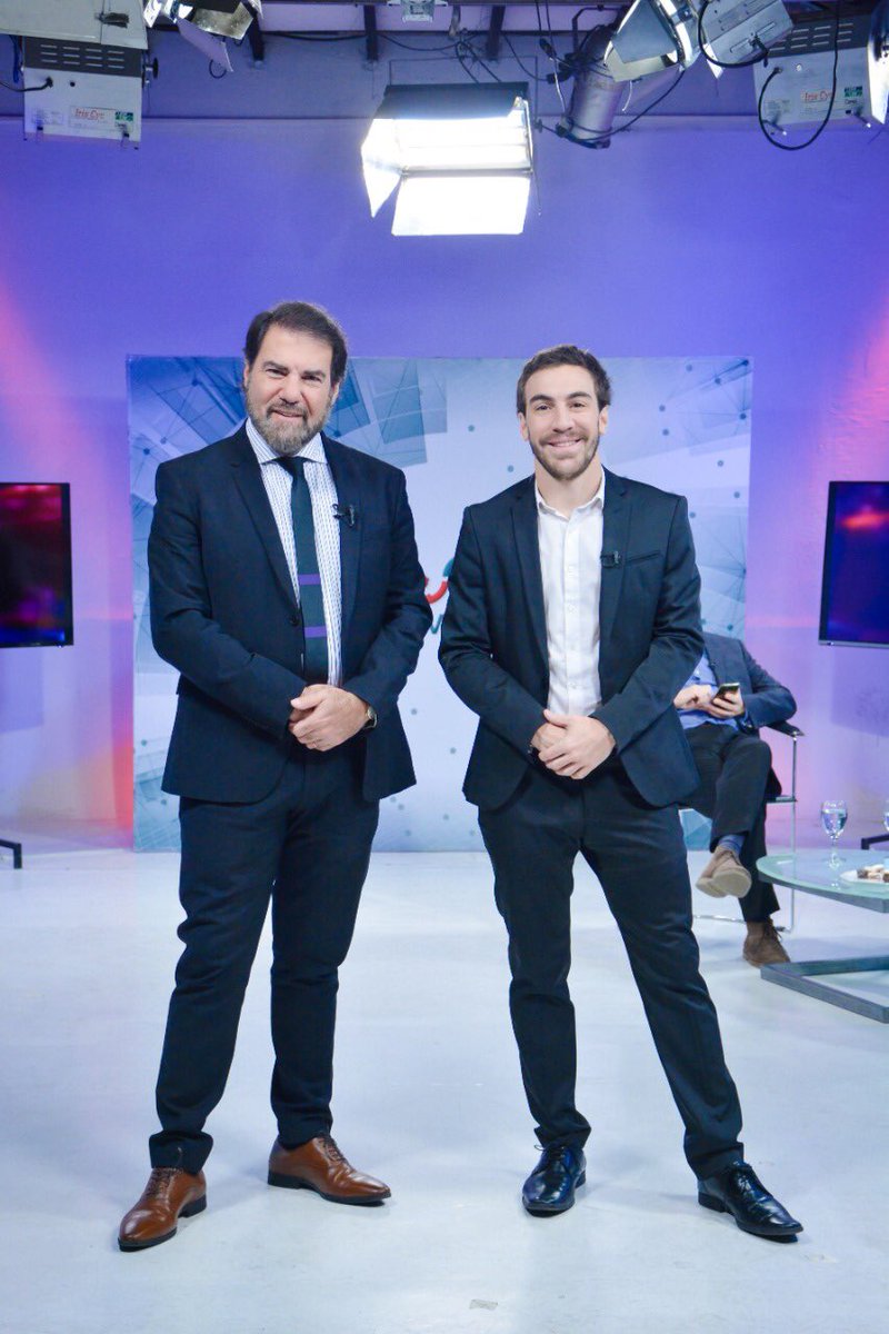 EquipoBulat's tweet photo. Volvé a ver el #ElInversor de hoy “La integración como una oportunidad” con el abogado @MarceloElizondo 

Link 👉🏼 https://t.co/zsYorbLsli

Conducción: @Santiagobulat @ClaudioZucho 
@agrotipsoficial: @darioguardado79 
Producción: @gdgonzalez @yamicoceres @lubulat @otroenfoque_tw https://t.co/Bi8goM8y1l