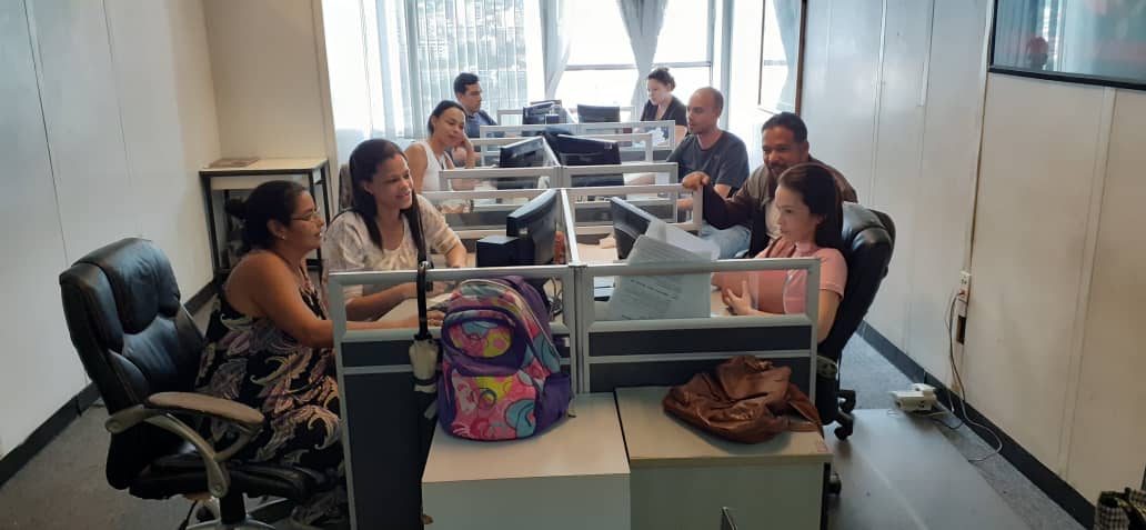 UnefaVad's tweet photo. La Coord. de Talento Humano y Planif. y Presupuesto de la @UnefaVad con el apoyo de la TIC,  están trabajando hoy sábado 13JUL2019 para tener la nómina para el pago del bono vacacional a nuestro personal que labora en la @unefa_ve , demostrando el verdadero sentido de pertenencia https://t.co/3gk5eI0L9R