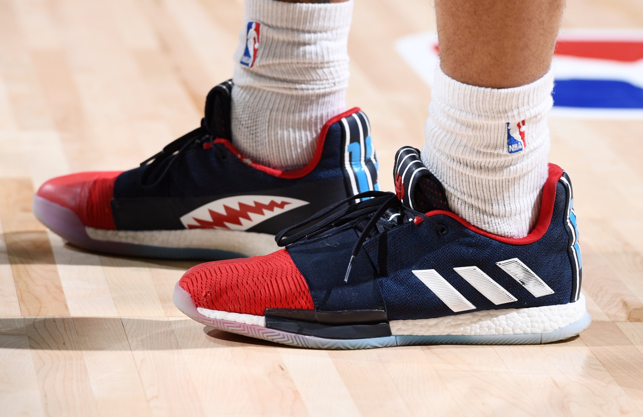 🏀 👟 on Twitter: "☘️ with the adidas Harden Vol. 3 in Las Vegas! #NBASummer #NBAKicks https://t.co/SNzhKv5CMz" / Twitter